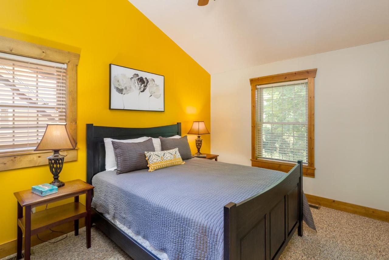 Blue Spruce . Trailside Lodging Villa Millersburg Exterior foto
